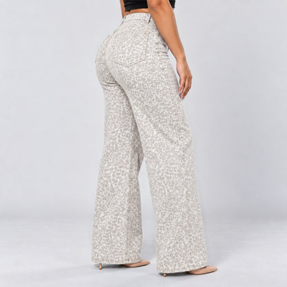 White Leopard | Side view
